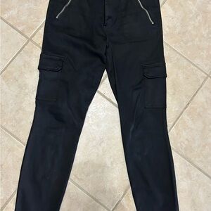Level 99 Black Cargo Pants Straight Leg stretchy size 30 zippered pockets